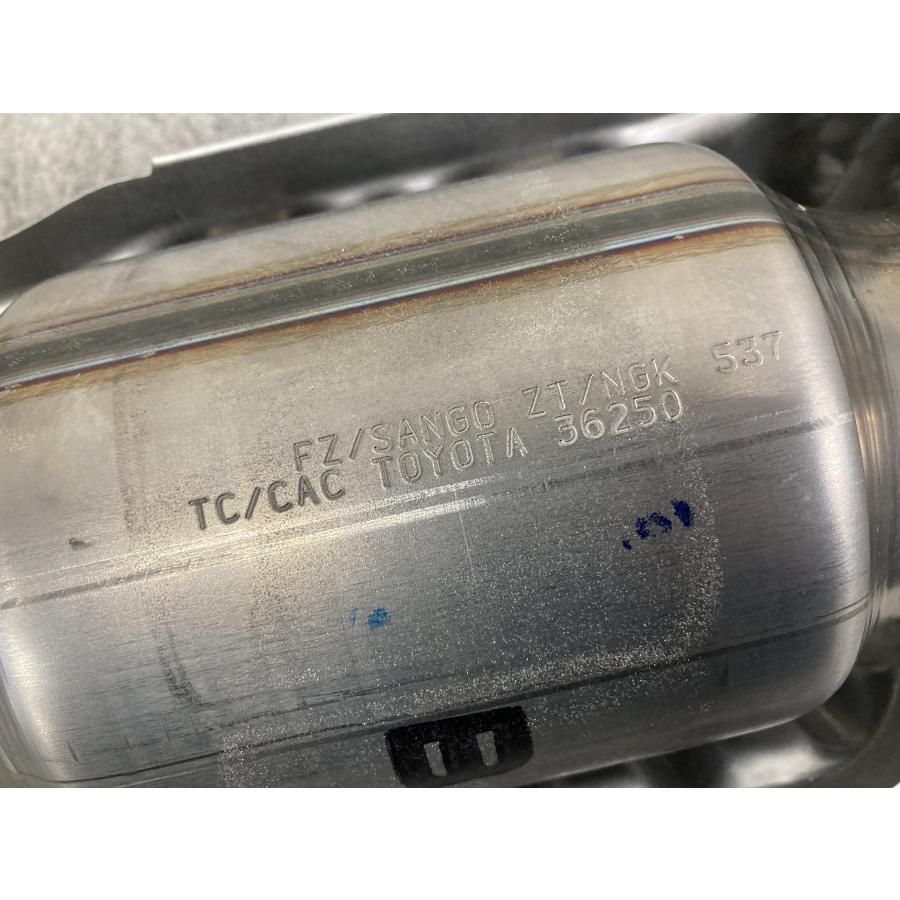 未使用 レクサス AGZ10 NX200t 純正 触媒 ショクバイ エキマニ 25051