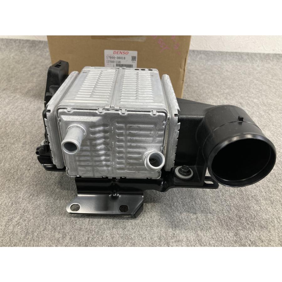 未使用 レクサス AGZ10 NX200t 純正 インタークーラー 17900-36010