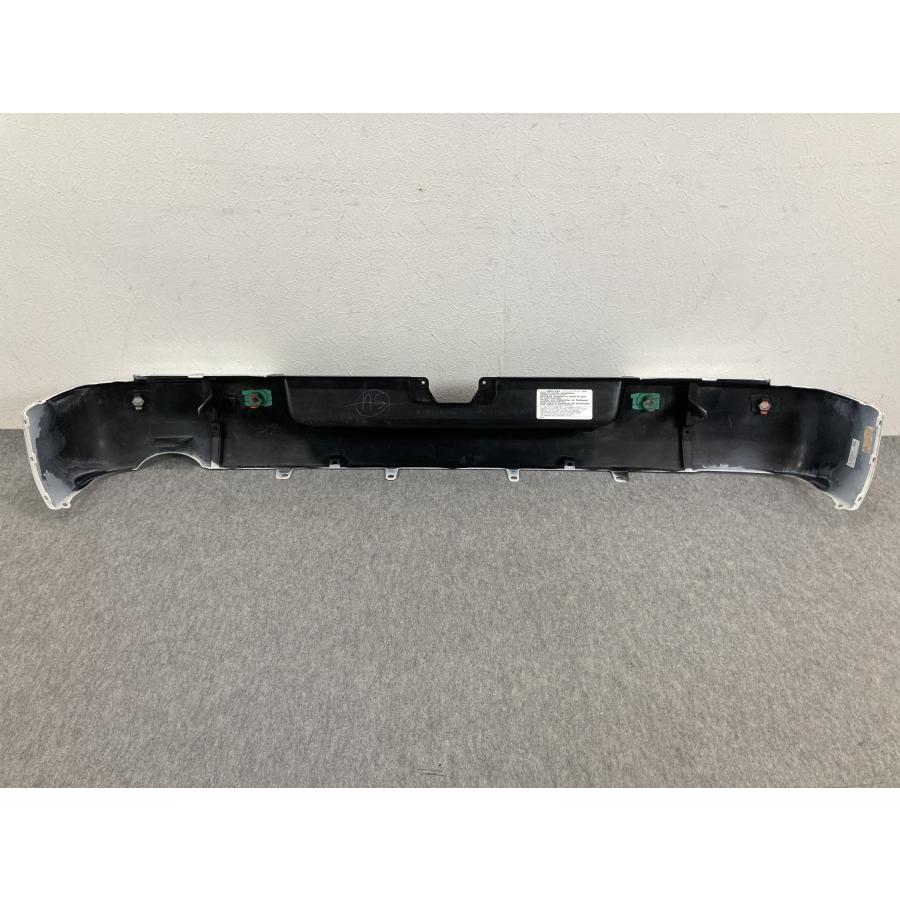 200系 標準 ハイエース 純正 リアバンパー ソナー穴有り 070 ホワイト