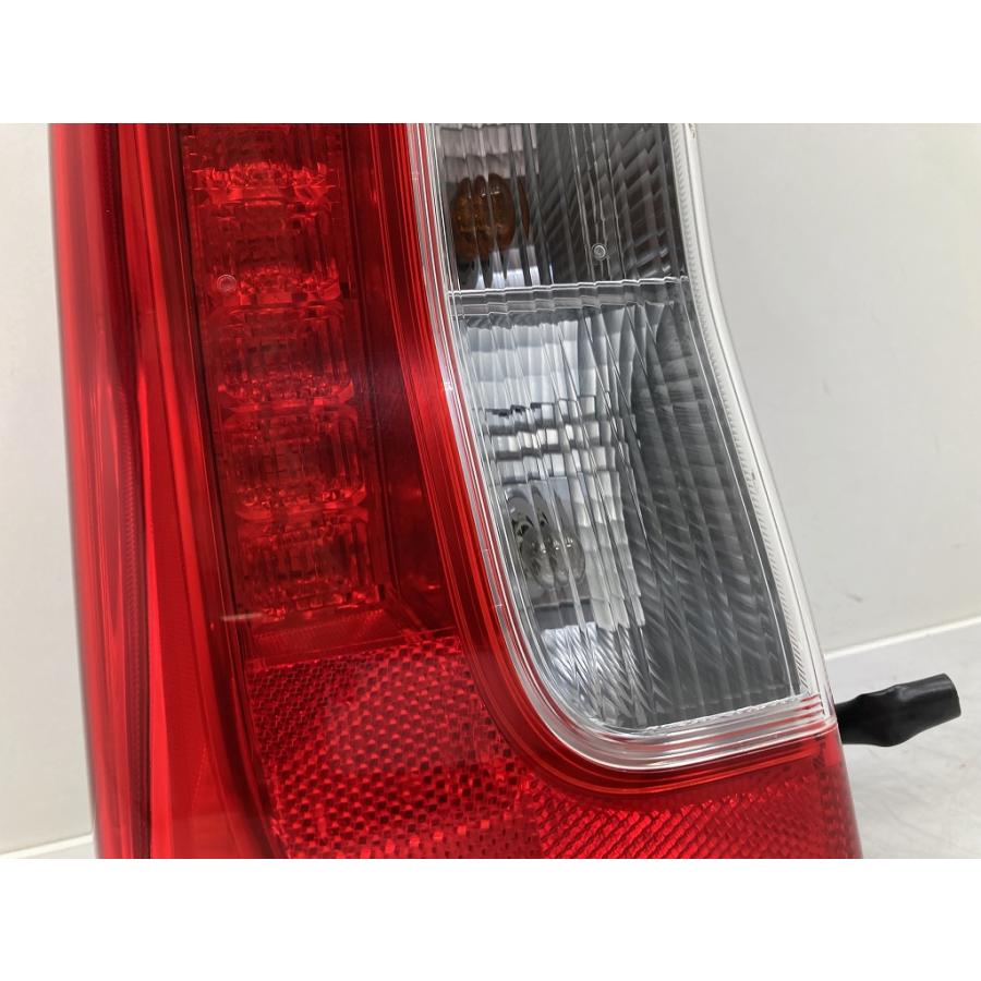 割れ無 点灯OK LA600S タント 純正 LED 左 テールランプ KOITO 220