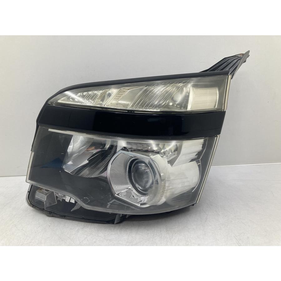後期 ZRR70W ヴォクシー 純正 左 HID ヘッドライト 助手席側 KOITO 28