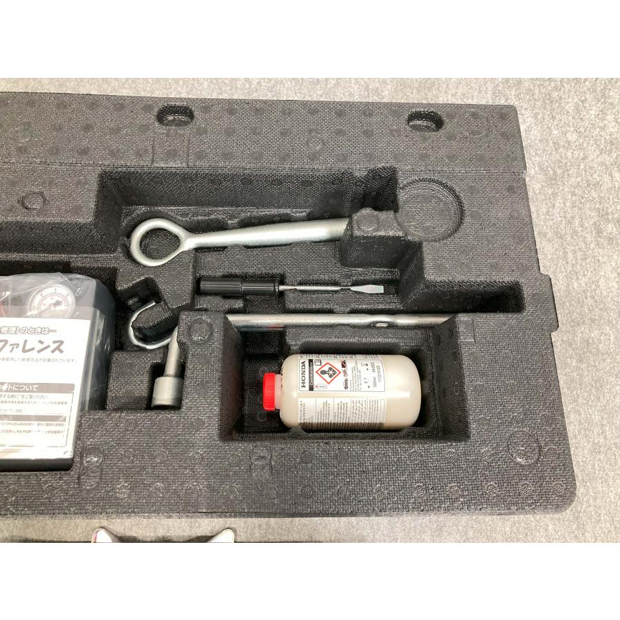 未使用 R1年 GP8 シャトル ハイブリッド 純正 パンク修理キット 車載