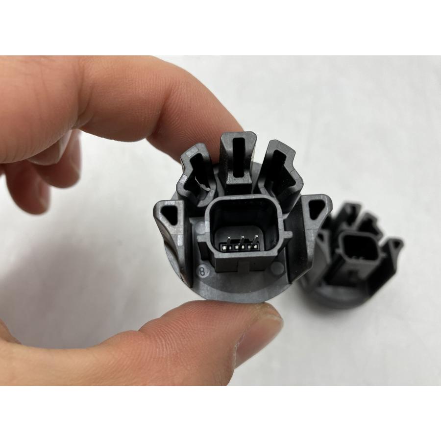 新車外し ダイハツ 純正 ブレーキランプLEDバルブ 左右セット 3ピン