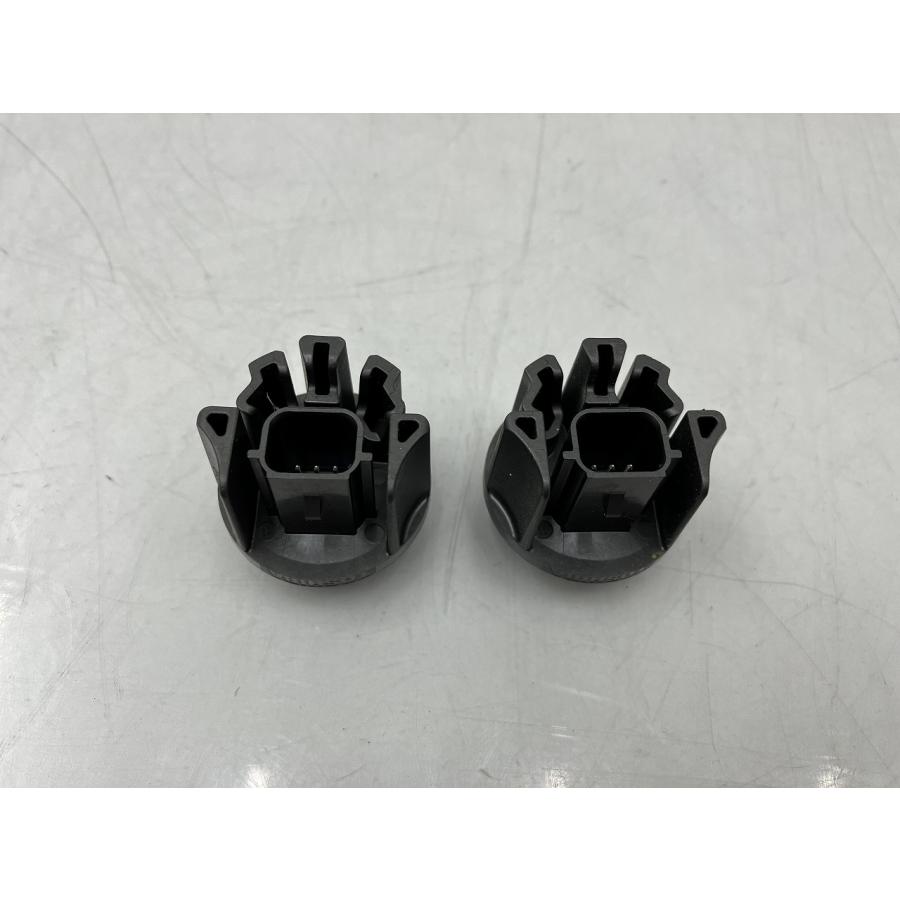 新車外し ダイハツ 純正 ブレーキランプLEDバルブ 左右セット 3ピン