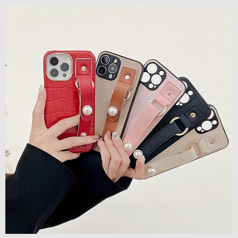 お値下げ 新品 familiar iPhoneケース iPhone13/14 iPhoneケース