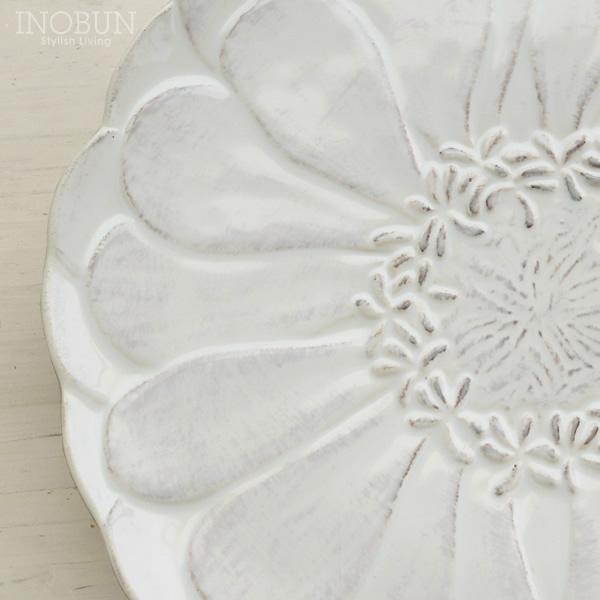 ボルダロ・ピニェイロ ブルーミー ディナープレート ジニア ホワイト ポルトガル食器 |  | 02