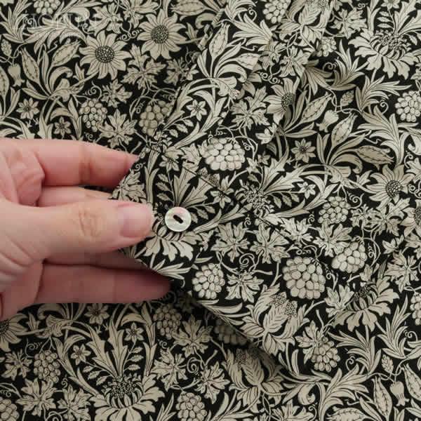 ブラウス イノブン別注 J.Sloane リバティ クレリック衿ブラウス Mortimer/ZE ブラック Mサイズ ジェイスローアン |  | 09