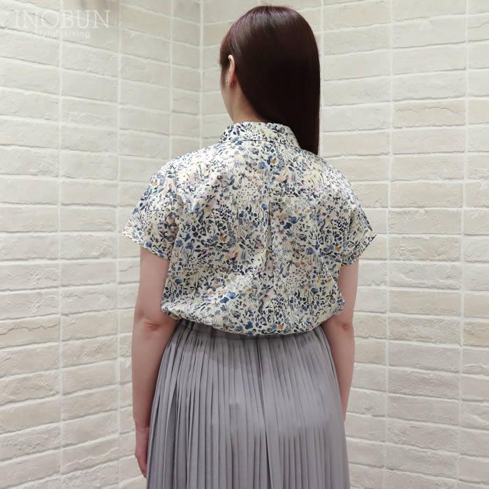 【美品】パークス×リバティ　半袖ブラウス　Felda (フェルダ)　丸襟　花柄 ブラウス Parkes リバティ 重ね衿裾ラウンドカットシャツ 半袖 M