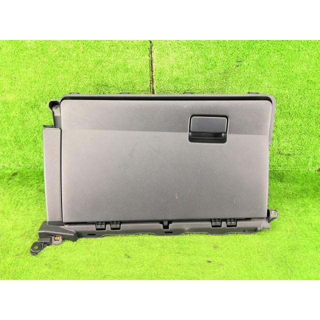 専用 プリウス 6AA-ZVW60 グローブBOX X 040 55550-47160-C0 : ING.net