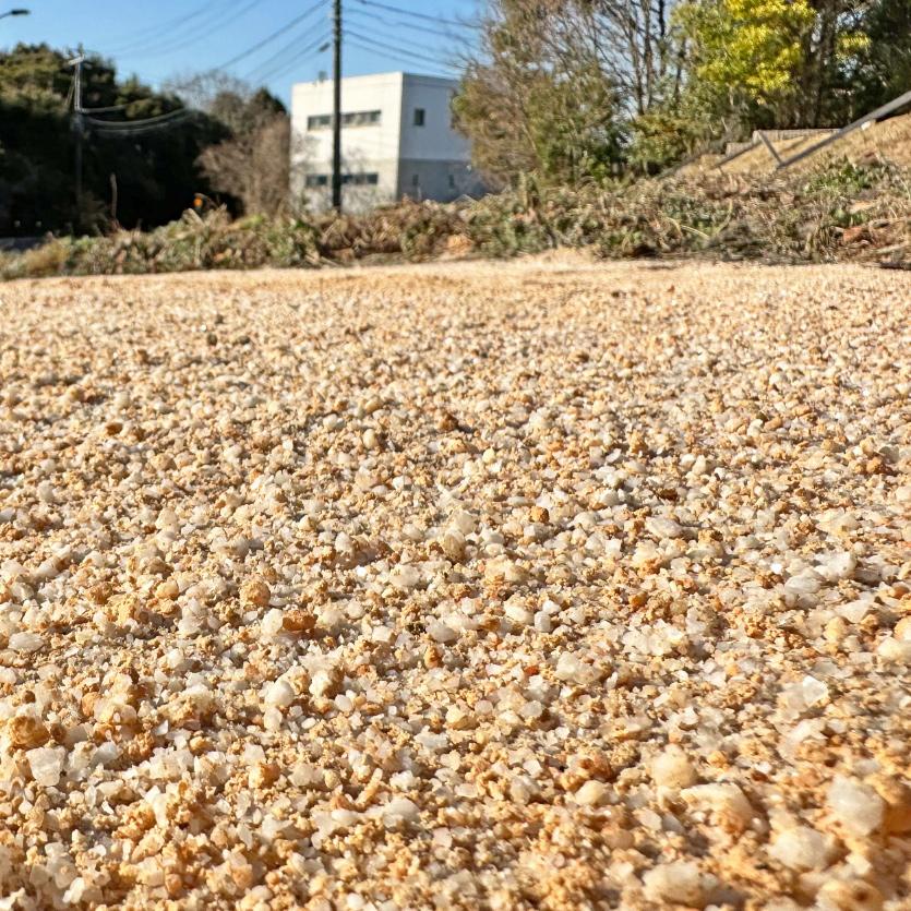 石灰砂 100kg 【10kg×10袋】 白 玉石 砂利 白玉石 石灰石 石灰岩 砕石 園芸 ガーデン DIY 白砕石 石灰砂利 寒水石 防草砂 防草砂利 庭 除草 防草 雑草対策 大量｜inoken-shop｜08