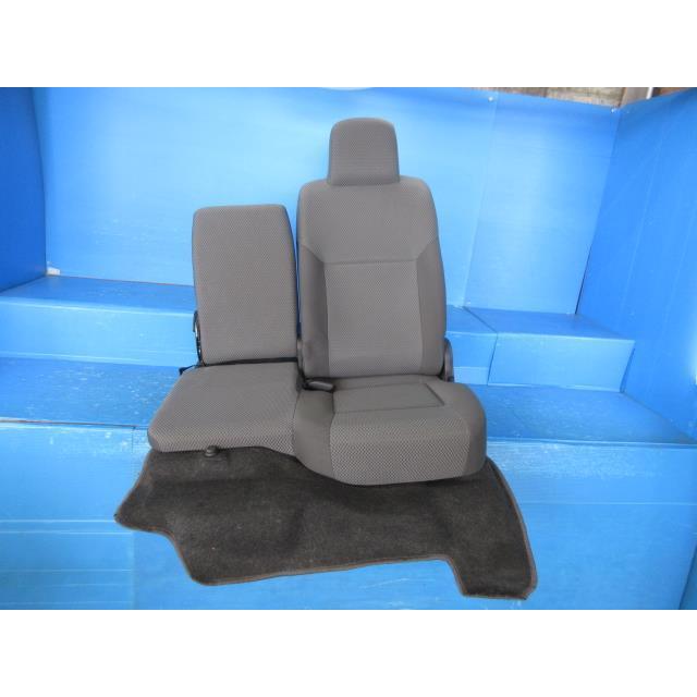 294862 4 NV350キャラバン LDF-VW2E26 アシスタント シート フロント 