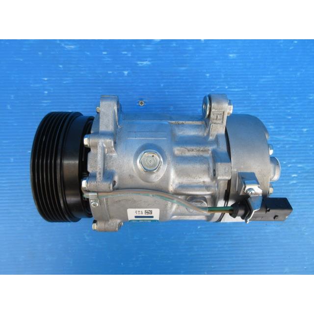 VWニュービートルエアコンコンプレッサー VW ニュービートル GH-9CBFS エアコン コンプレッサー LC9X