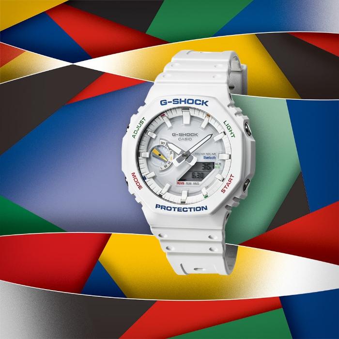 G-SHOCK MULTI BAND 6 ホワイト腕時計 MULTICOLOR ACCENTS | G-SHOCK 腕時計