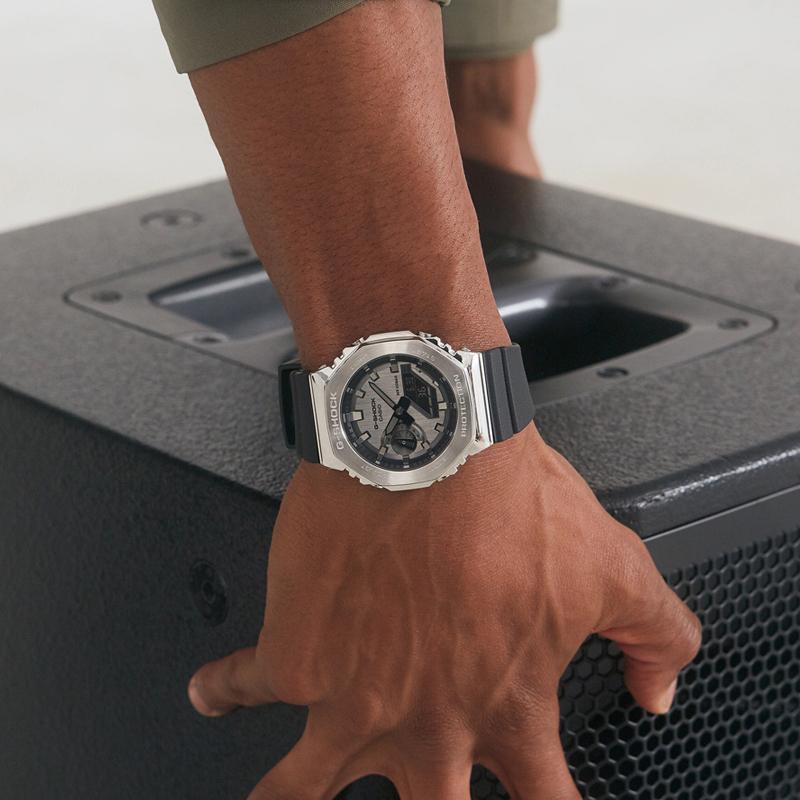 限定モデル G-SHOCK Gショック 2100 MetalCovered カシオ CASIO アナデジ 腕時計 ブラック 八角形 GM-2100-1AJF 国内正規モデルの画像