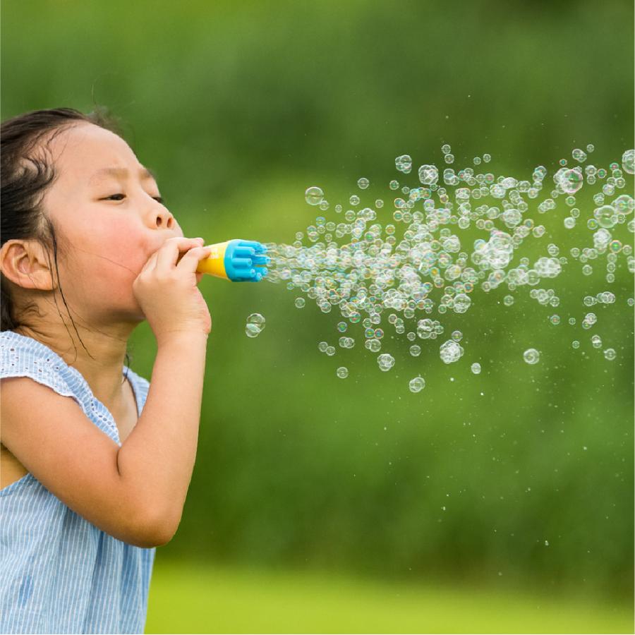 吹雪のように舞うしゃぼん玉  【 Uncle Bubble Fun バブル吹雪  & 特製シャボン玉液59ml 】キャンプ アウトドア キッズ こども 外遊び 庭遊び ギフト UB140 |  | 06