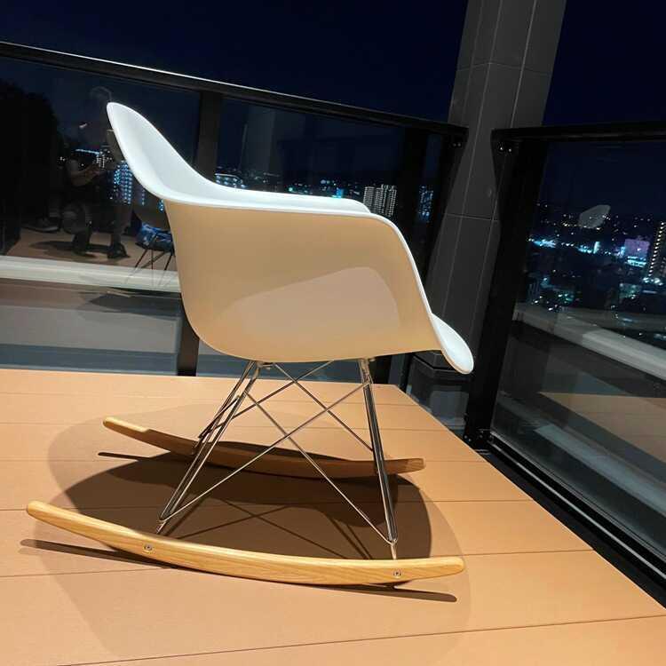 人気のデザイナーズチェア リプロダクト品｜イームズロッキングチェア