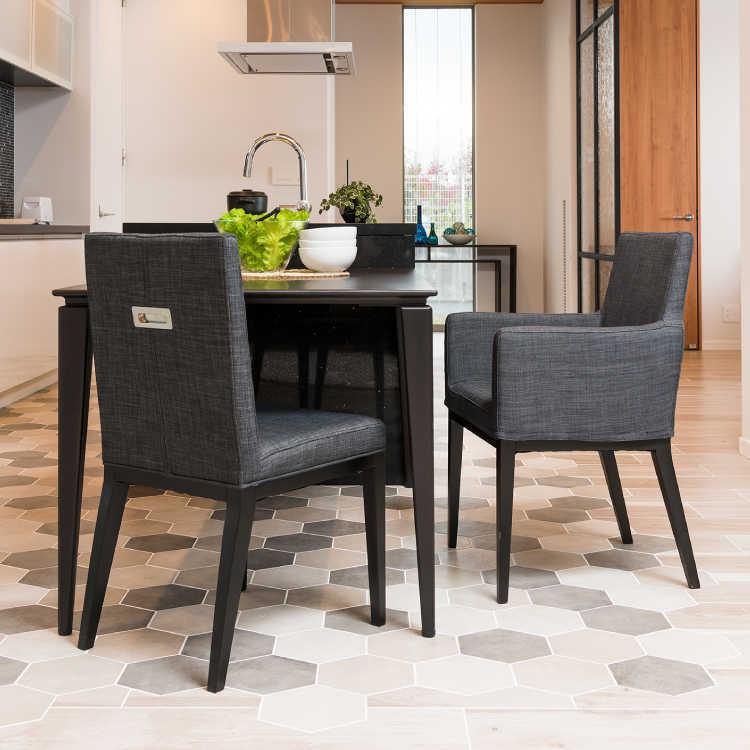 展示品 アクタス ファセム 本革 レザー ダイニングチェア モダン 高級