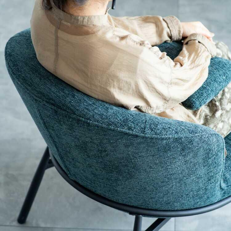 コロンとしたフォルムがかわいいパーソナルチェア クッション付き ライトグレー色 グリーン色 おしゃれ かわいい リラックスチェア リビング 書斎 インテリア |  | 08