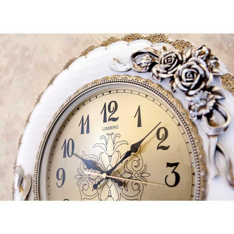 白とゴールドの上品でゴージャスな壁掛け時計 サイレントムーブメント