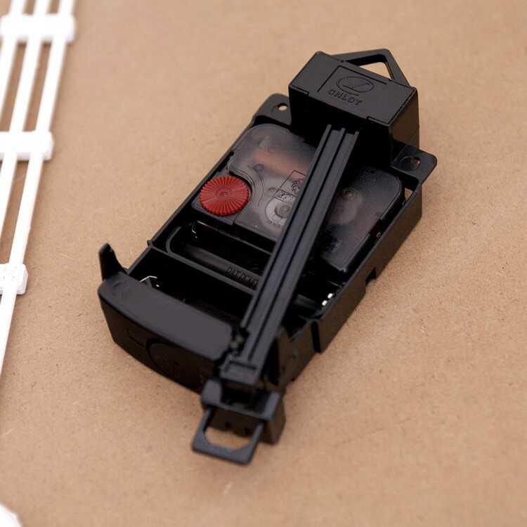 大きいサイズの白薔薇デザインのビクトリアン壁掛け振り子時計 音なしスイープムーブメント ウォールクロック 連続秒針 おしゃれ ゴージャス 上品 寝室 書斎 |  | 07