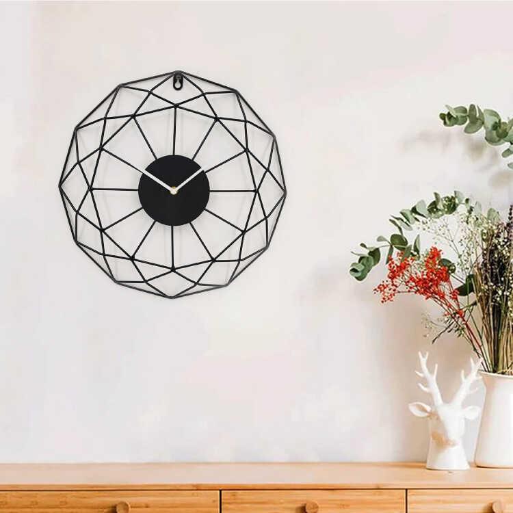 黒の幾何学模様のかっこいい壁掛け時計 モダンアートでおしゃれなウォールクロック 静かな連続秒針 スイープムーブメント 大きい直径40cm リビング居間 書斎 |  | 02