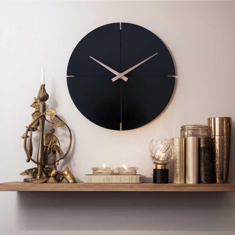 ブラックボディーのかっこいい壁掛け時計 モダンな黒のウォールクロック 連続秒針 スイープムーブメント 静音 直径30cm リビング 書斎 寝室 おしゃれ木目調針 |  | 02