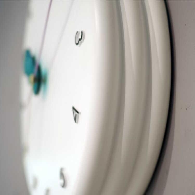 キッチンやダイニングにおすすめ！キュートな壁掛け時計 静かな連続秒針 スイープムーブメント ウォールクロック 連続秒針 静音 おしゃれ リビング インテリア |  | 02