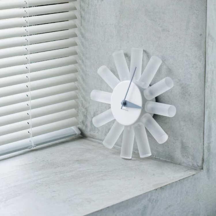 半透明のミッドセンチュリー風モダン壁掛け時計 ウォールクロック 無音 音なし 静音 スイープムーブメント 連続秒針 おしゃれ リビング ダイニング インテリア |  | 07