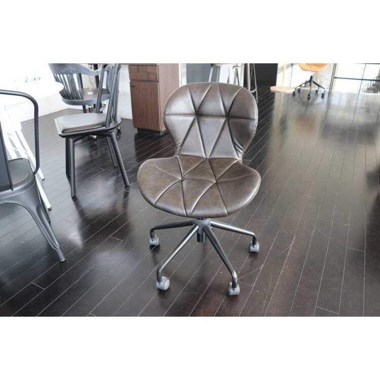 パソコンチェア　レザー　革　おしゃれ　デスクチェア　ワークチェア　かっこいい　回転　昇降式　キャスター　ヴィンテージ　ブラック　黒　ワンルーム　新生活 |  | 11