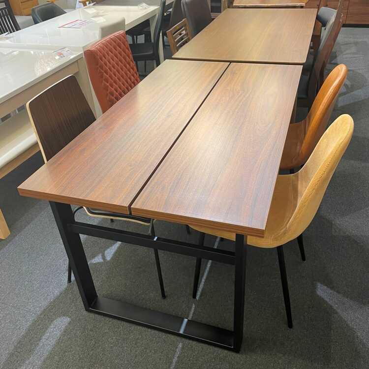 幅138cm・ハイデザインのダイニングテーブル ダークブラウン ロ型脚