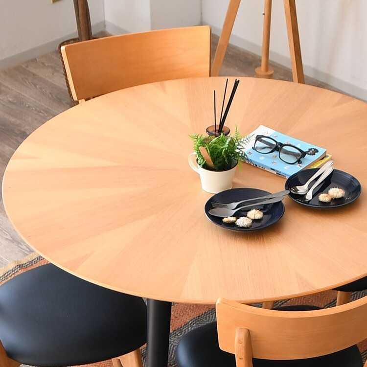 円形ダイニングテーブル 直径110cm 木製 直径110cm・天然木オーク製の円形ダイニングテーブル ナチュラル色