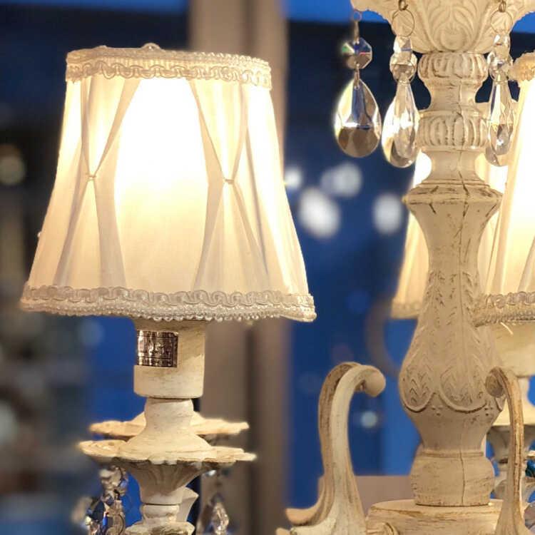シャンデリア ホワイト エレガント 可愛い 寝室 フレンチ アンティーク