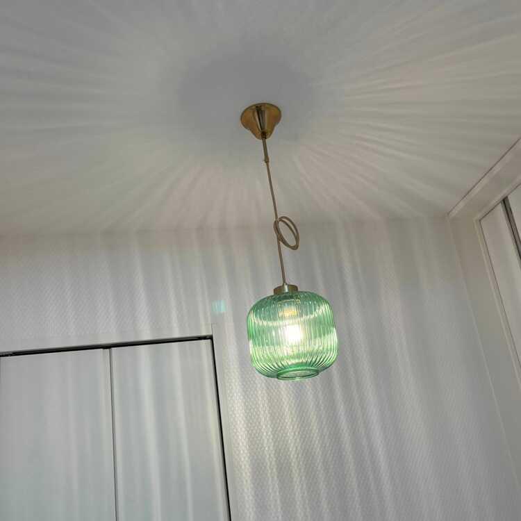 縦ストライプカットが綺麗なガラス製ペンダント照明 緑グリーン お得なLED付き おしゃれ 玄関 廊下 トイレ キッチン 脱衣場 直径21cm 1灯 |  | 03