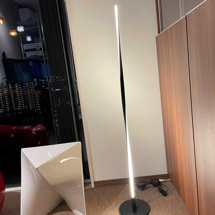 インテリアオブジェのようなLEDフロアライト かっこいい