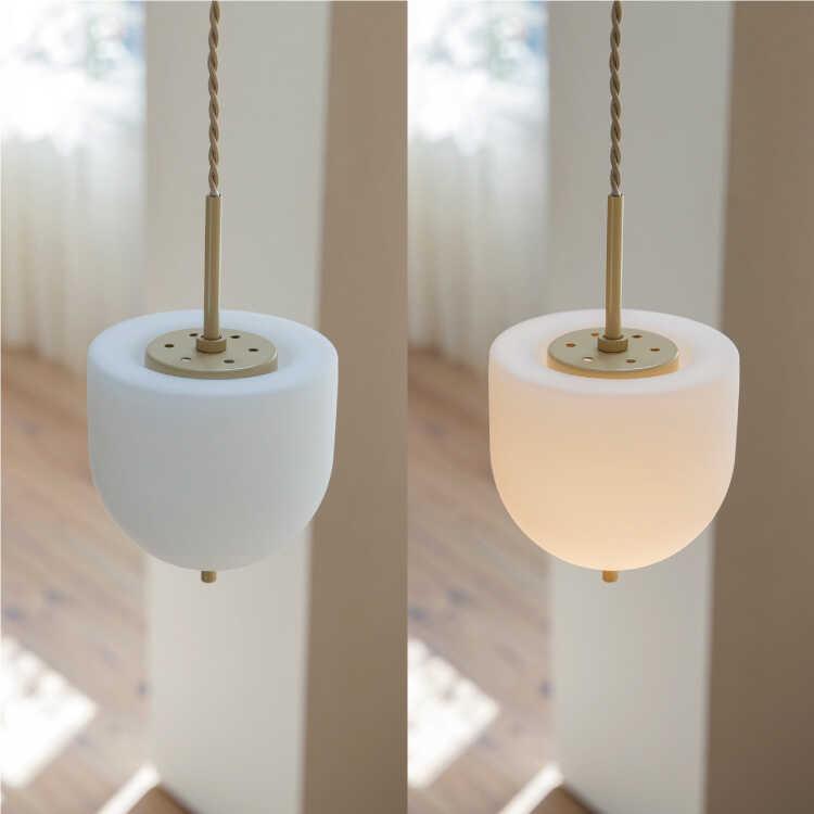 光が宙に浮いたようなフロストガラスのペンダントライト1灯 LED使え