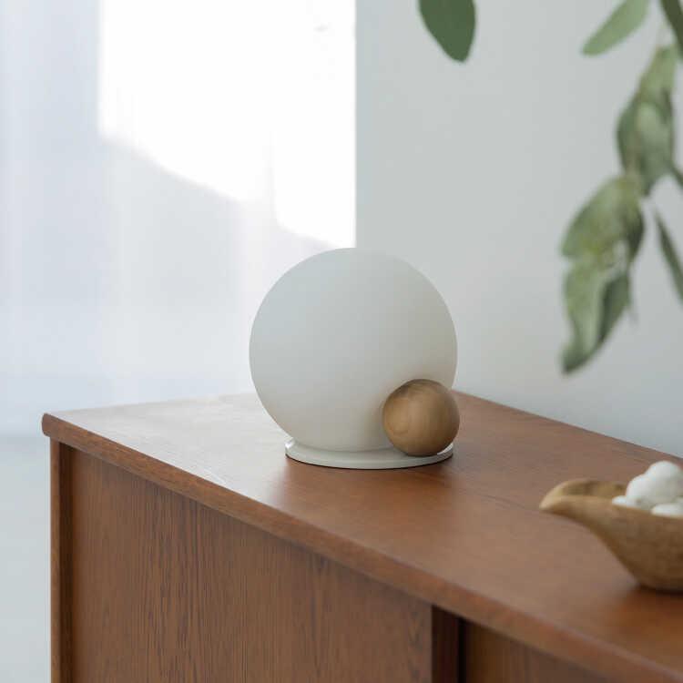 丸いフォルムの白いガラス製テーブルライト LED専用 おしゃれ フロアランプ  かわいい 卓上照明 寝室 リビング 玄関 白色 ホワイト ハンドメイド ガラスシェード |  | 02