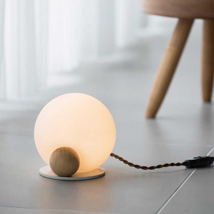 丸いフォルムの白いガラス製テーブルライト LED専用 おしゃれ フロアランプ  かわいい 卓上照明 寝室 リビング 玄関 白色 ホワイト ハンドメイド ガラスシェード |  | 04