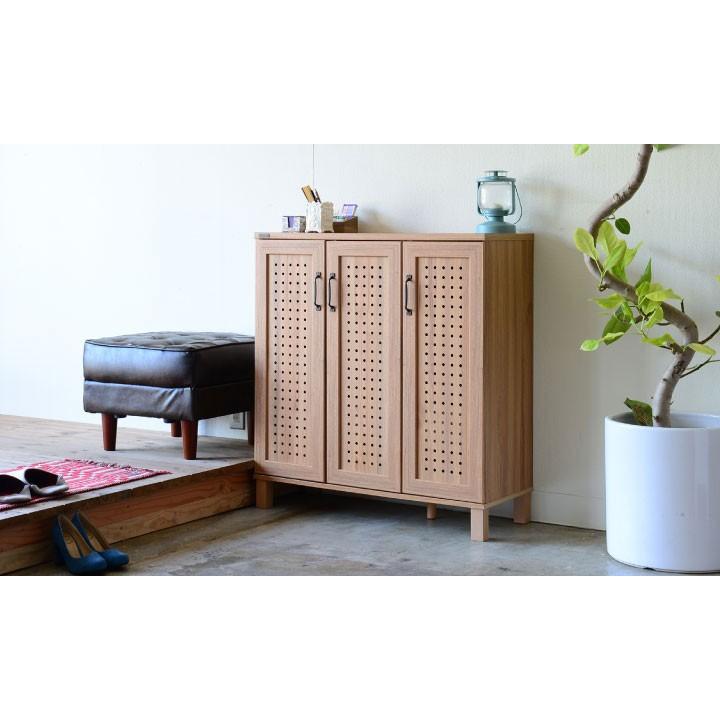 シューズボックス 大容量 幅87cm パンチング扉 ロータイプ ワイド 3枚扉 通気性 両開き 片開き 移動棚 北欧 おしゃれ 玄関収納 靴箱 下駄箱 |  | 16