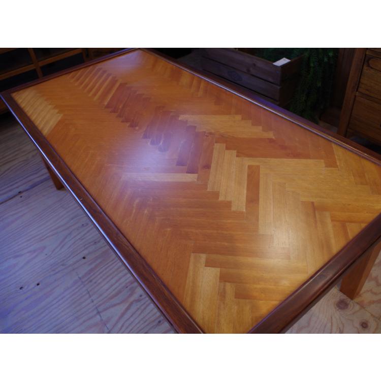 幅110cm・天然木アカシア製ローテーブル（ヘリンボーン柄） |  | 03