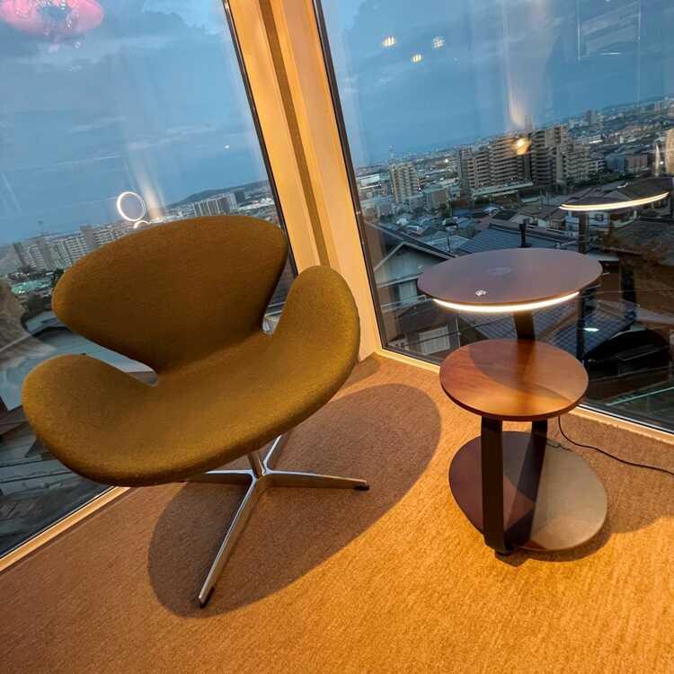 スマホ充電ができる照明ライト付きサイドテーブル ワイヤレスチャージ