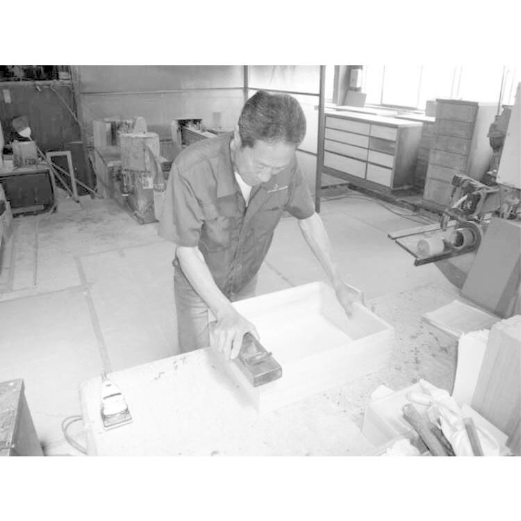 チェスト 日本製 完成品 高級 桐たんす 衣類収納 木製 おしゃれ 北欧 ウォールナット 4段 幅58cm 洋服タンス 高品質 桐 引き出し 収納の画像
