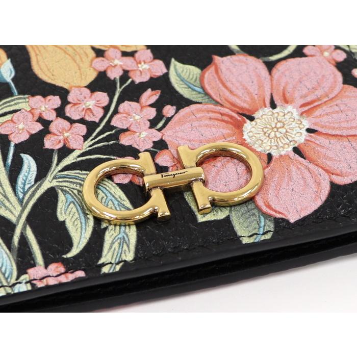 サルバトーレフェラガモ 2つ折り財布 花柄