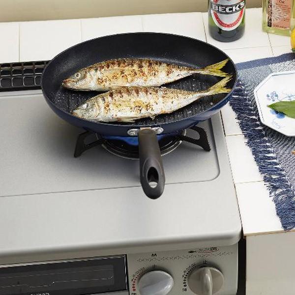魚焼き器 ちょうど良いサイズでヘルシーに焼ける フィッシュフライパン 