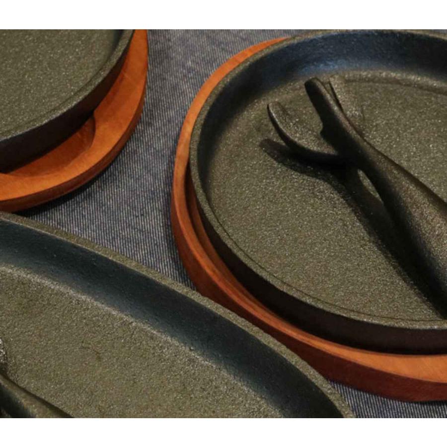 ステーキ皿 小判型 24cm スプラウト 鉄鋳物製 木製プレート付き （ IH