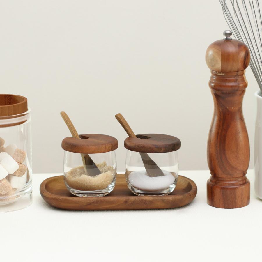 木製カトラリーセットと調味料入れ 木製カトラリーセットと調味料入れ