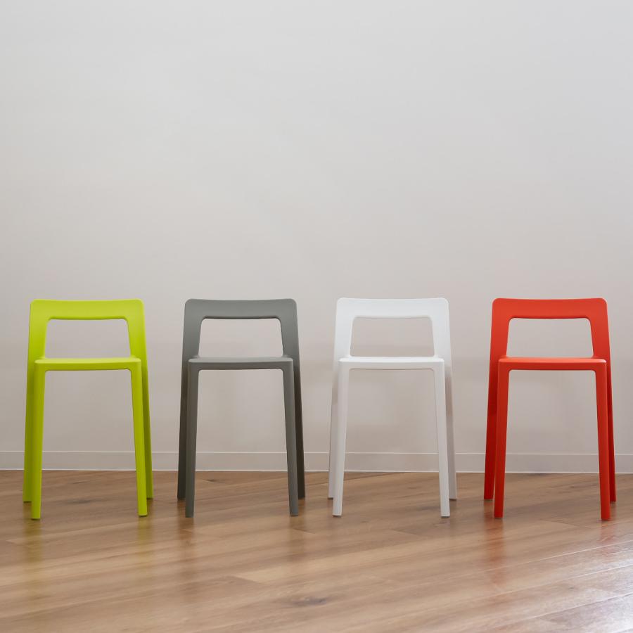 岩谷マテリアル 特典付き スタッキングチェア 軽量 座面高40.5cm