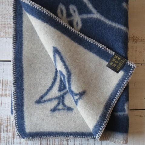 Roros Tweed ロロス ツイード ブランケットkinkan Mini キンカン ミニ 色 ブルー By イイノナホ北欧 ノルウェー ウール 羊毛 毛布 膝掛け Roros Kinkan Mini Blue Aki Interior Space 通販 Yahoo ショッピング