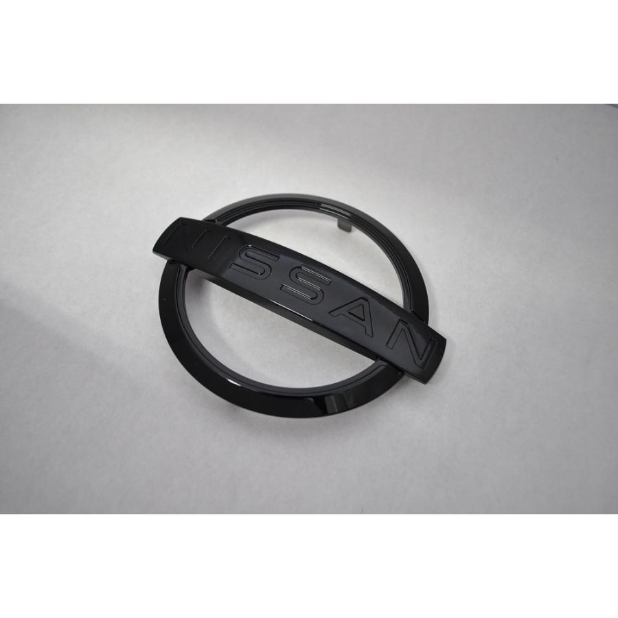 マットブラック/ピアノブラック エンブレム 送料無料 C28 セレナ