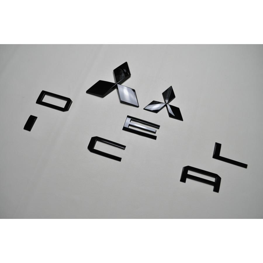 マットブラック/ピアノブラック エンブレム 送料無料 CV1W デリカ