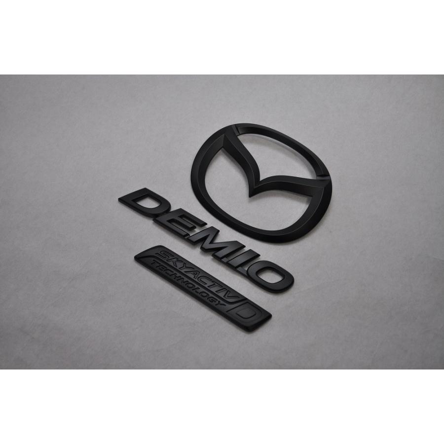 マットブラック/ピアノブラック　エンブレム　送料無料　ＤＪ５ＦＳ　デミオ　リア３点セット　カーパーツ　純正　メッキ